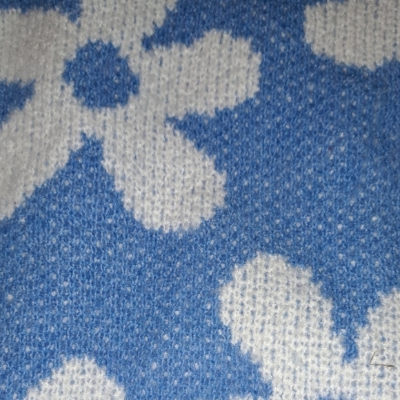 Floral Soft Sweater - Picture 6 of 10